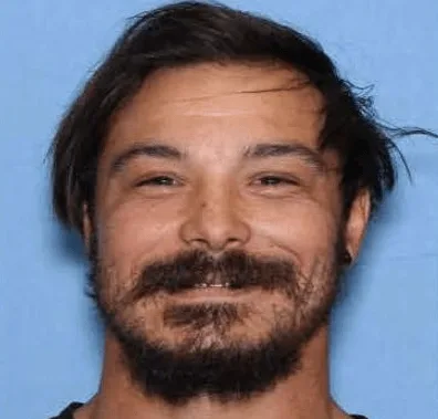 Manhunt is ‘closing in’ on Travis Decker, dad accused of killing 3 daughters – National